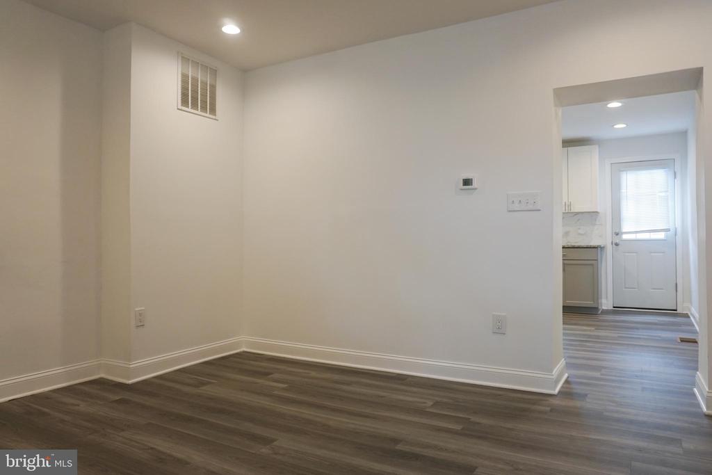 41 W FRONT STREET