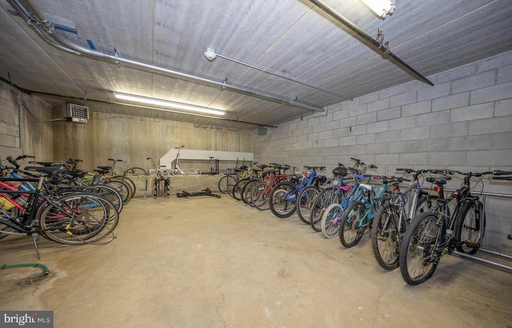 930 MONTGOMERY AVENUE Unit: 206