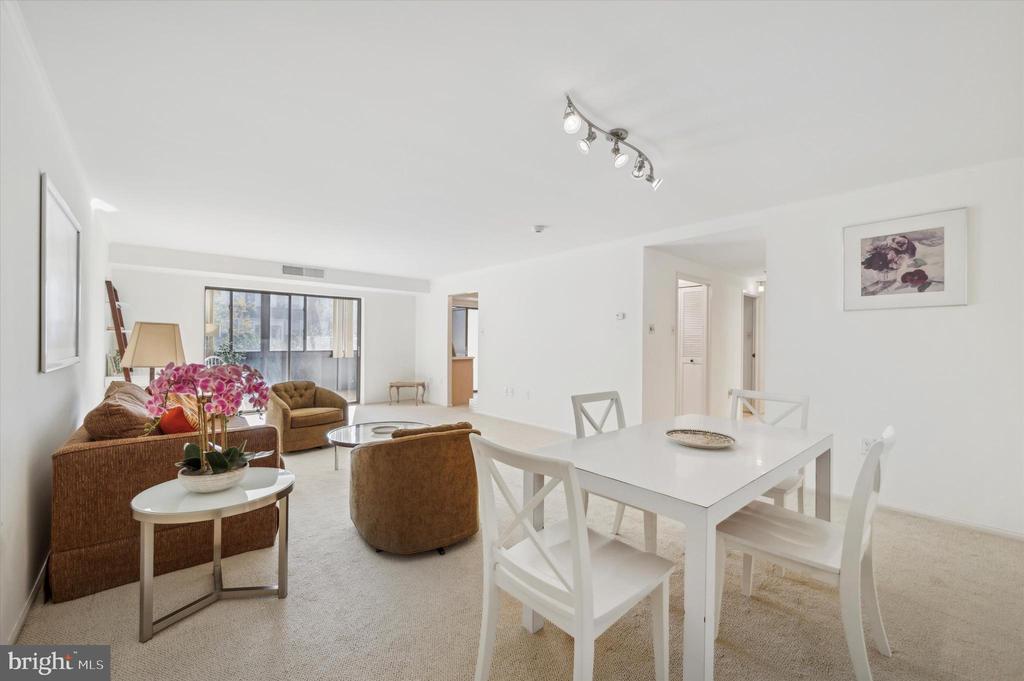 930 MONTGOMERY AVENUE Unit: 206
