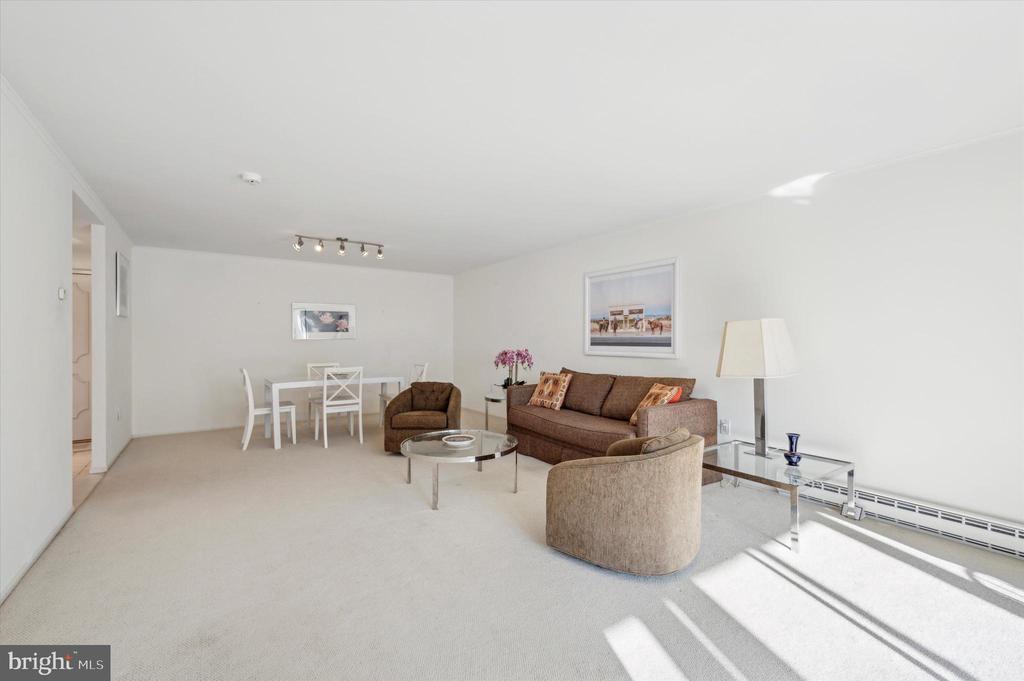 930 MONTGOMERY AVENUE Unit: 206