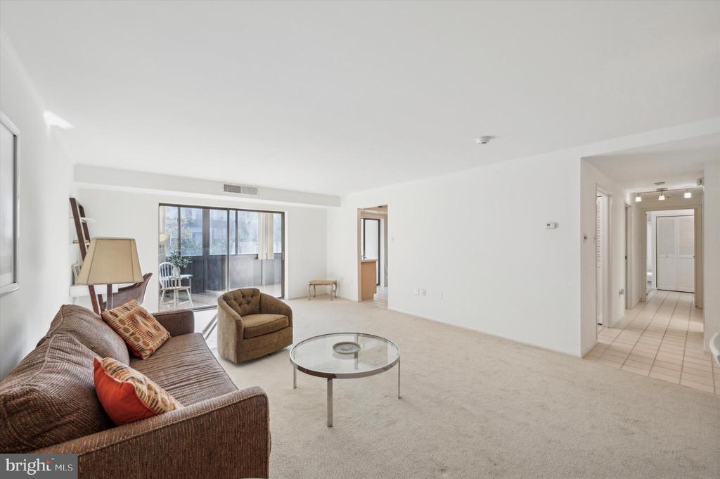 930 MONTGOMERY AVENUE Unit: 206