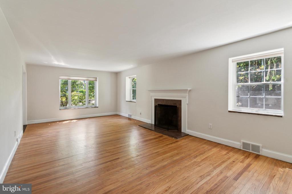 622 GREYTHORNE ROAD