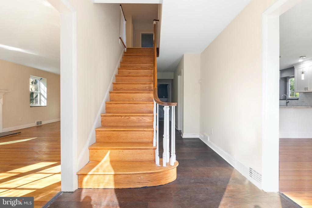 622 GREYTHORNE ROAD
