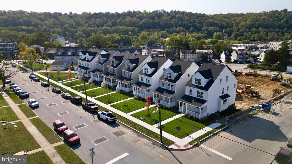 408 E 7TH AVENUE Unit: LOT 5