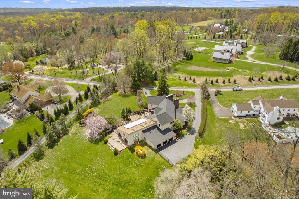 277 Woodcock Ln