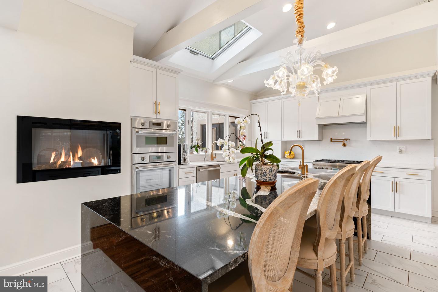 277 Woodcock Ln