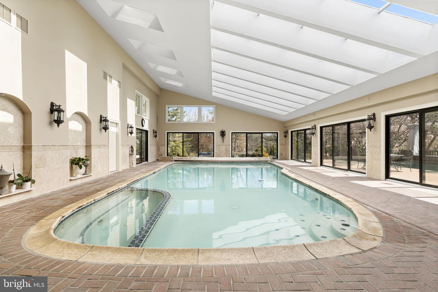 277 Woodcock Ln