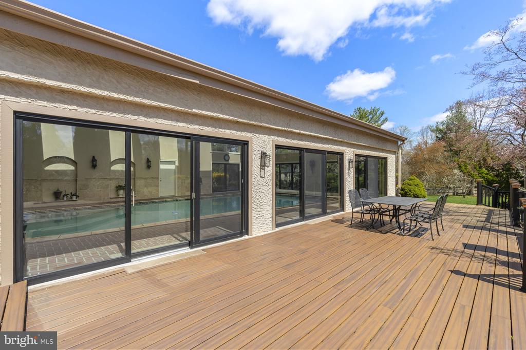277 Woodcock Ln