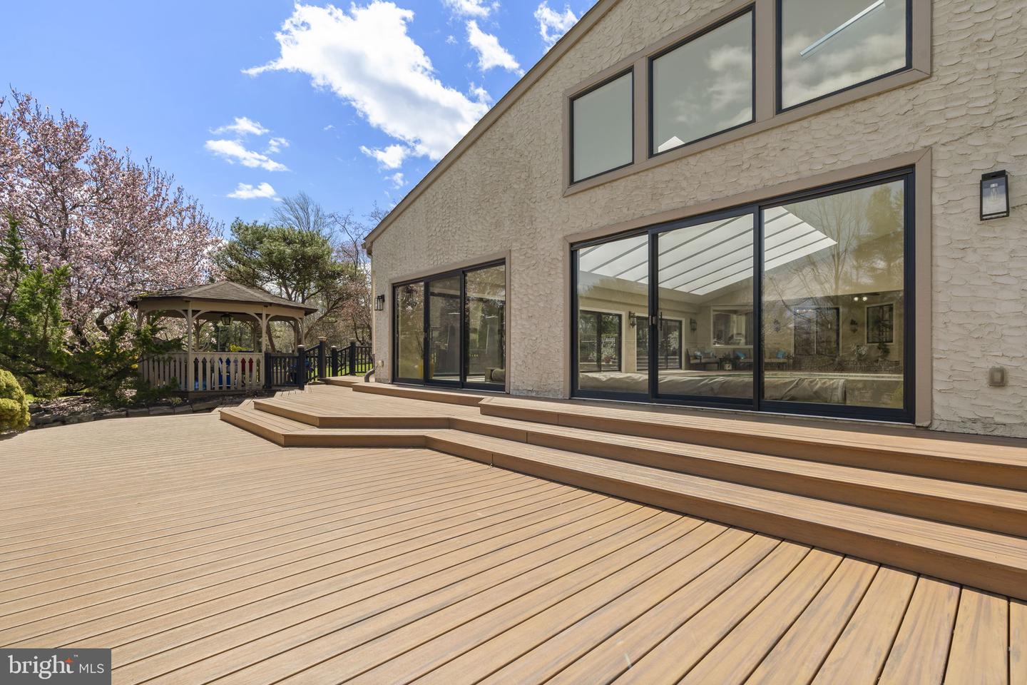 277 Woodcock Ln