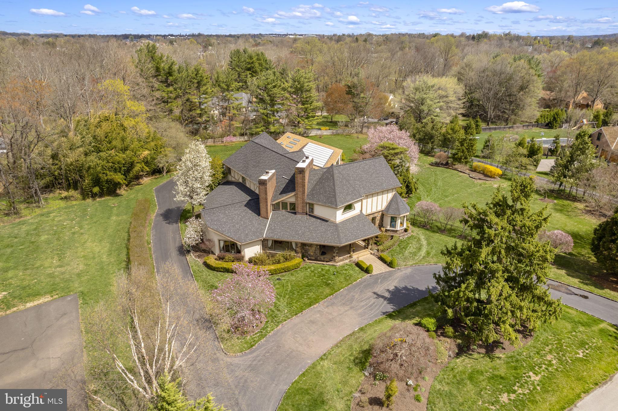 277 Woodcock Ln
