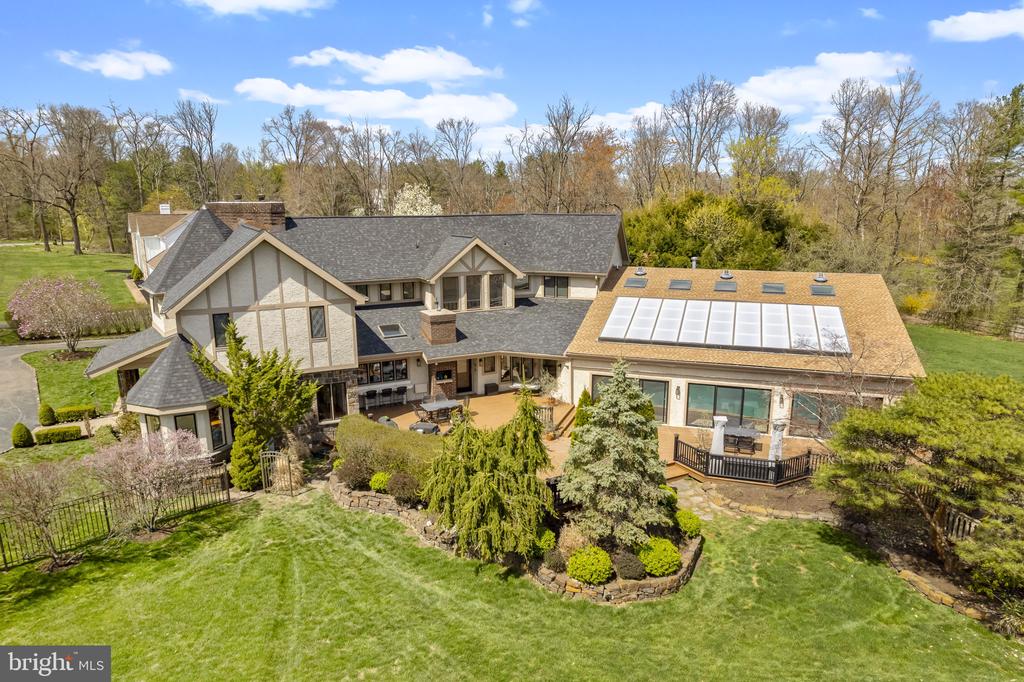 277 Woodcock Ln