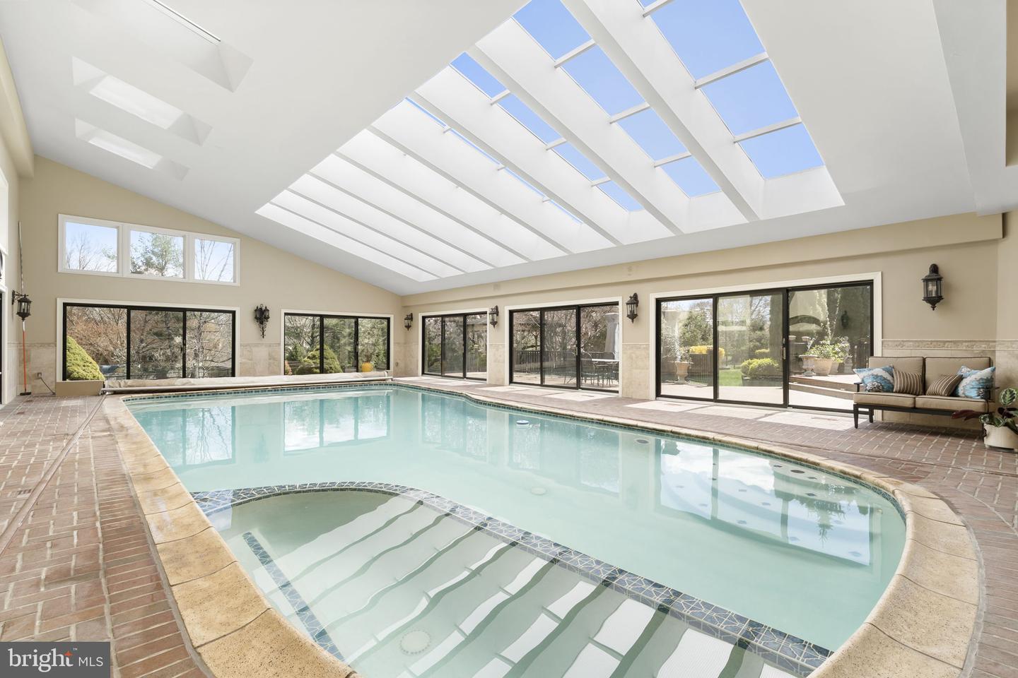 277 Woodcock Ln