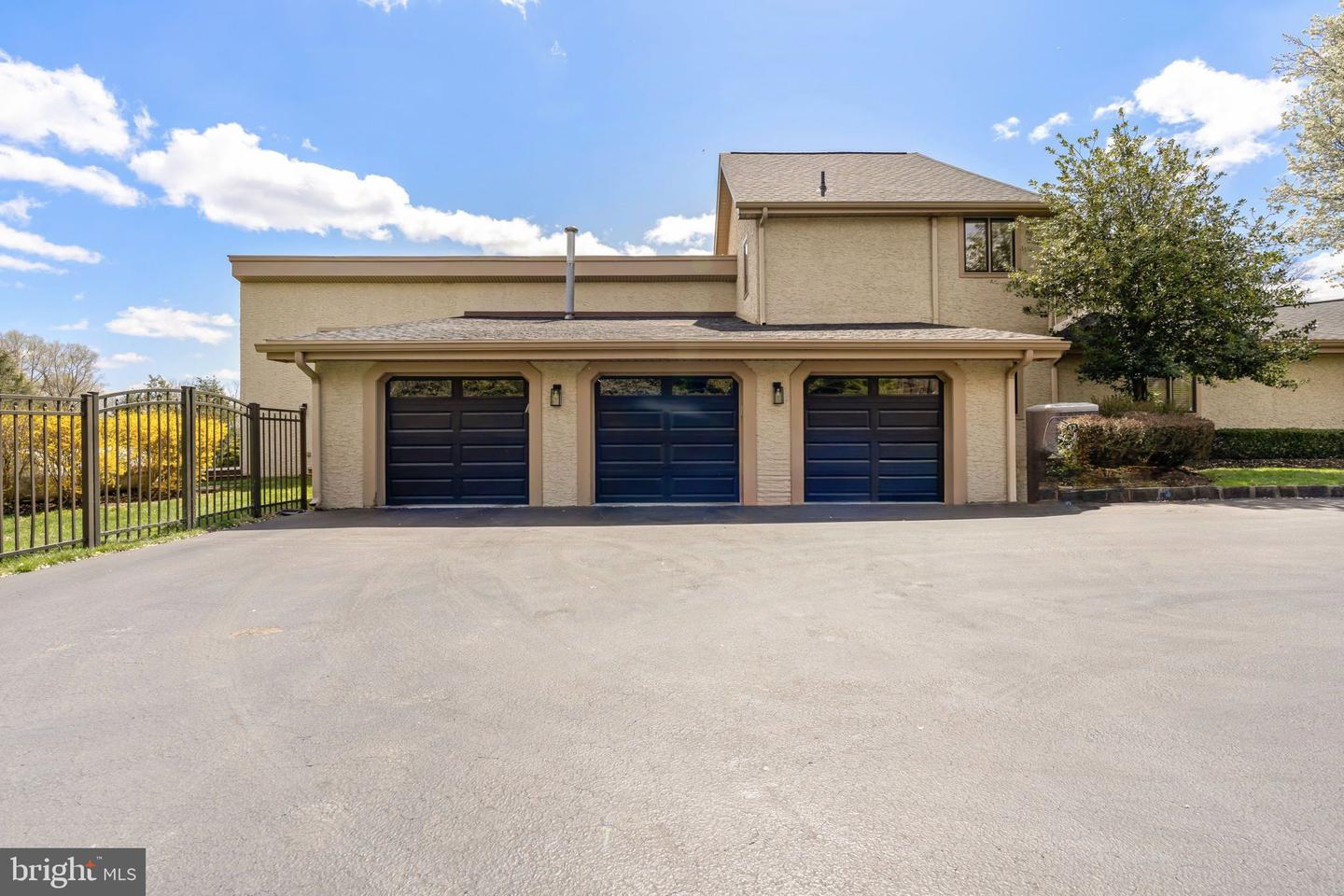 277 Woodcock Ln