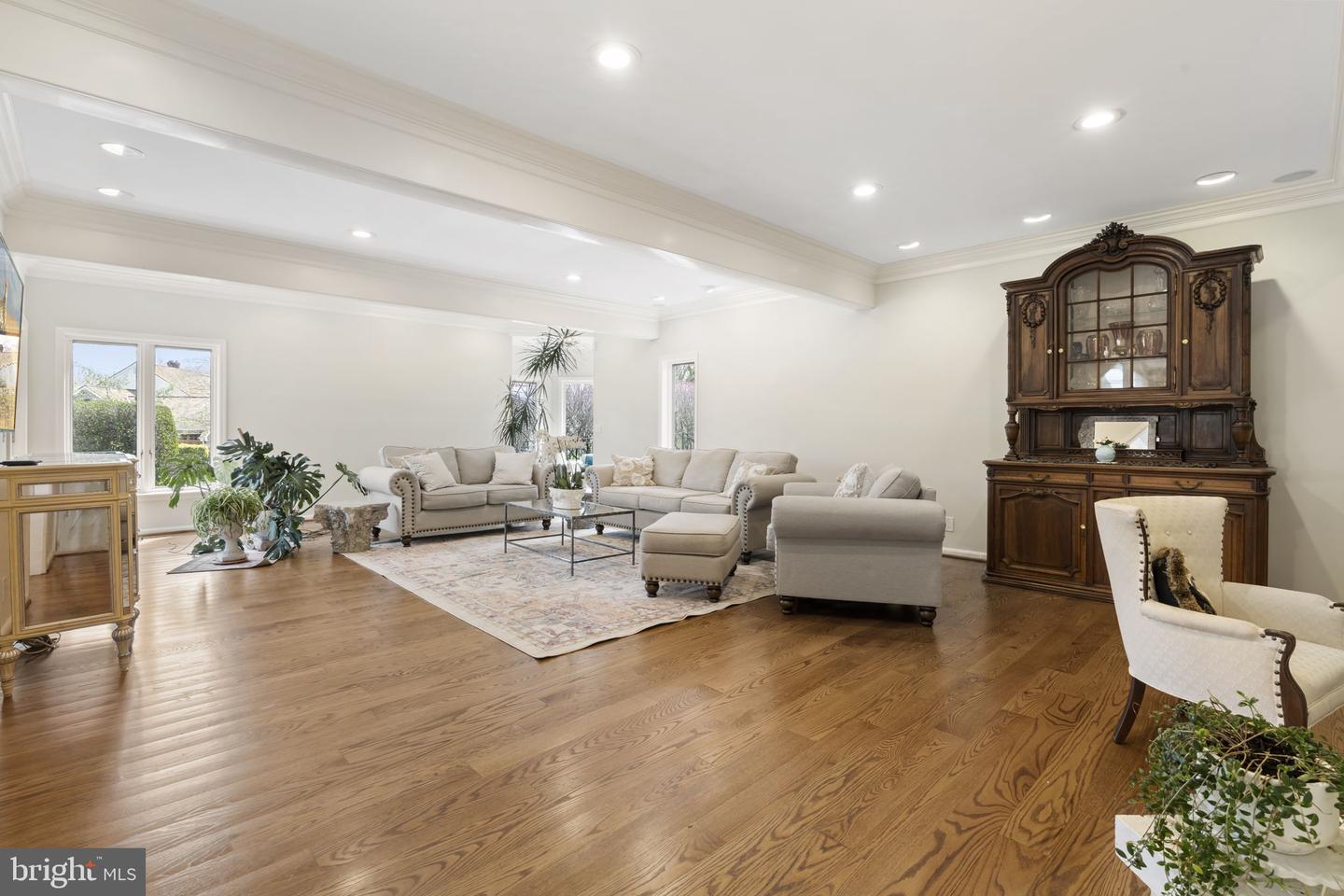 277 Woodcock Ln