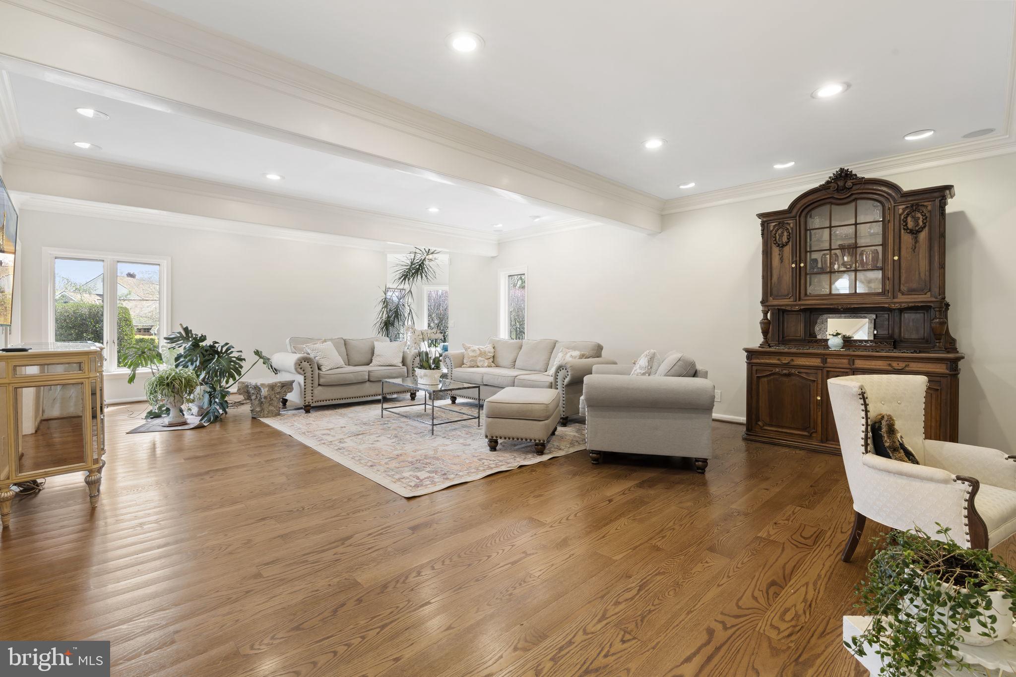 277 Woodcock Ln