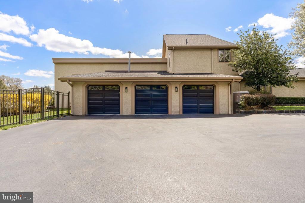 277 Woodcock Ln