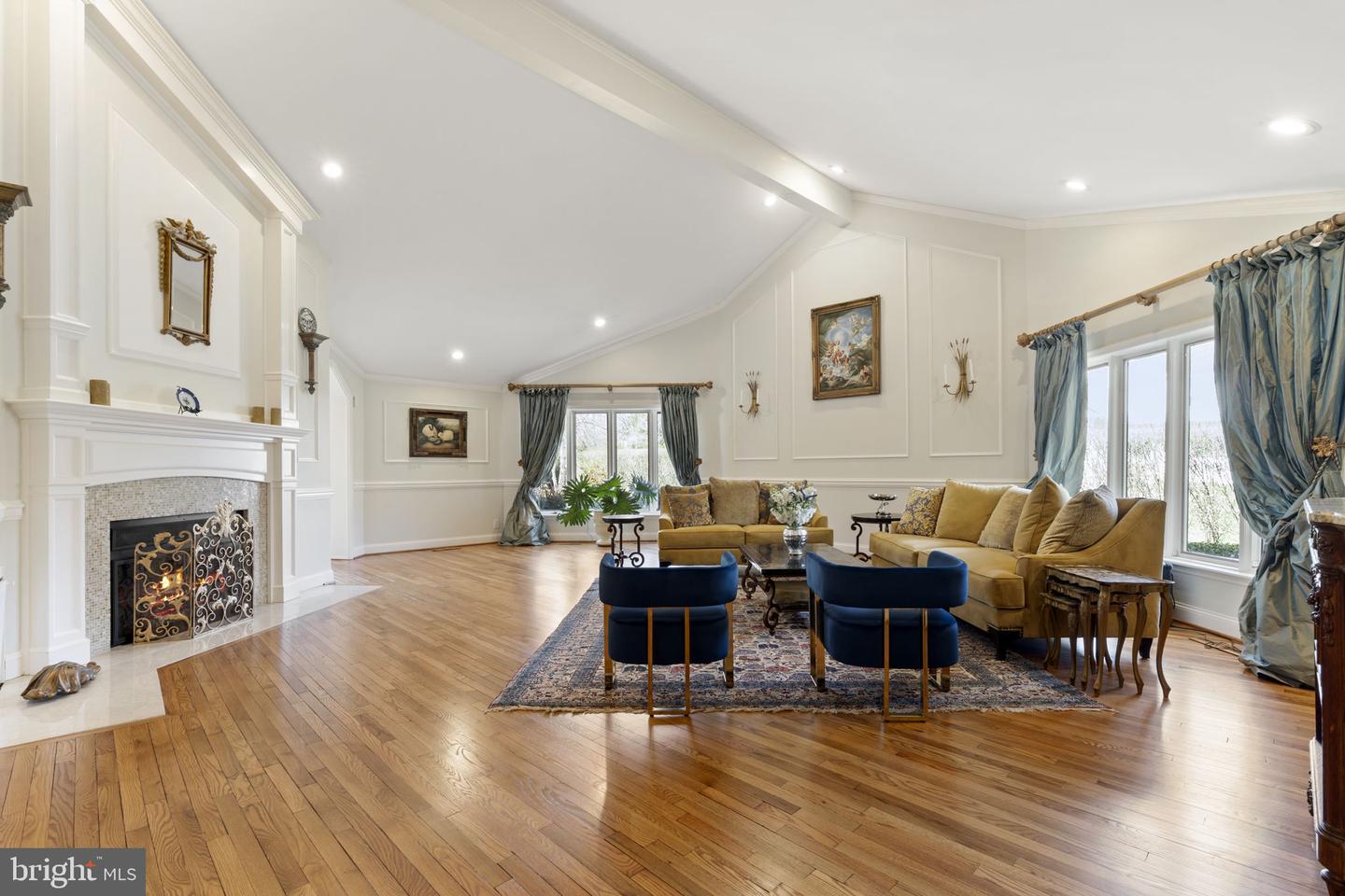 277 Woodcock Ln