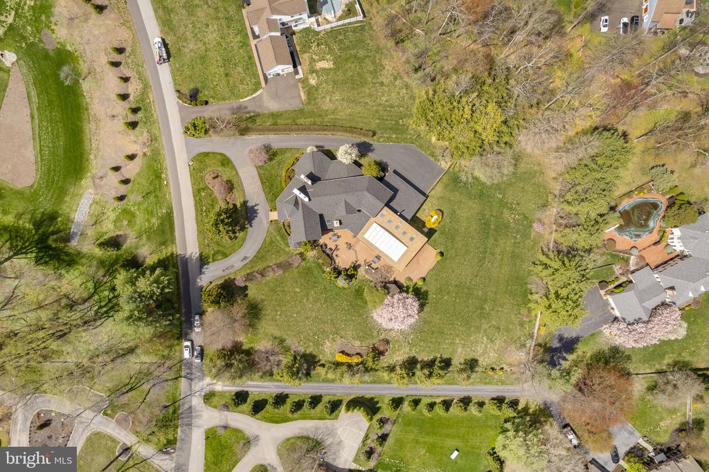277 Woodcock Ln
