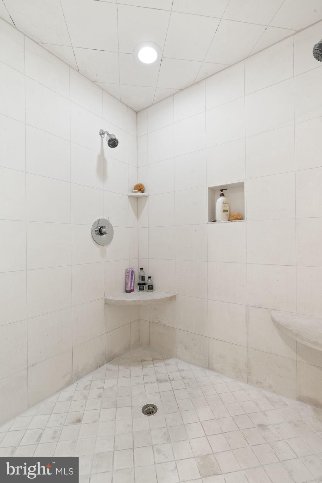 537 Pondview Rd
