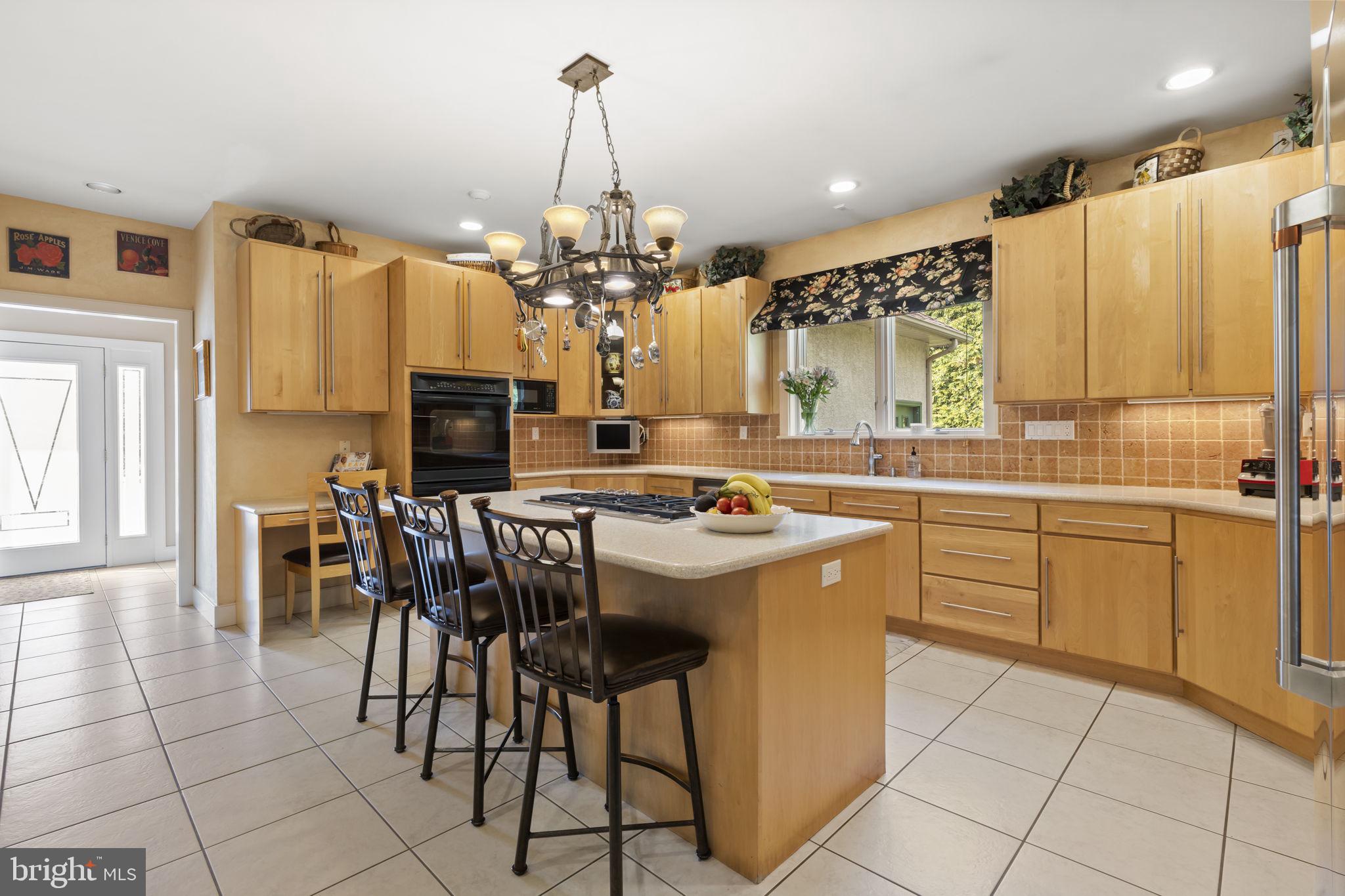 537 Pondview Rd