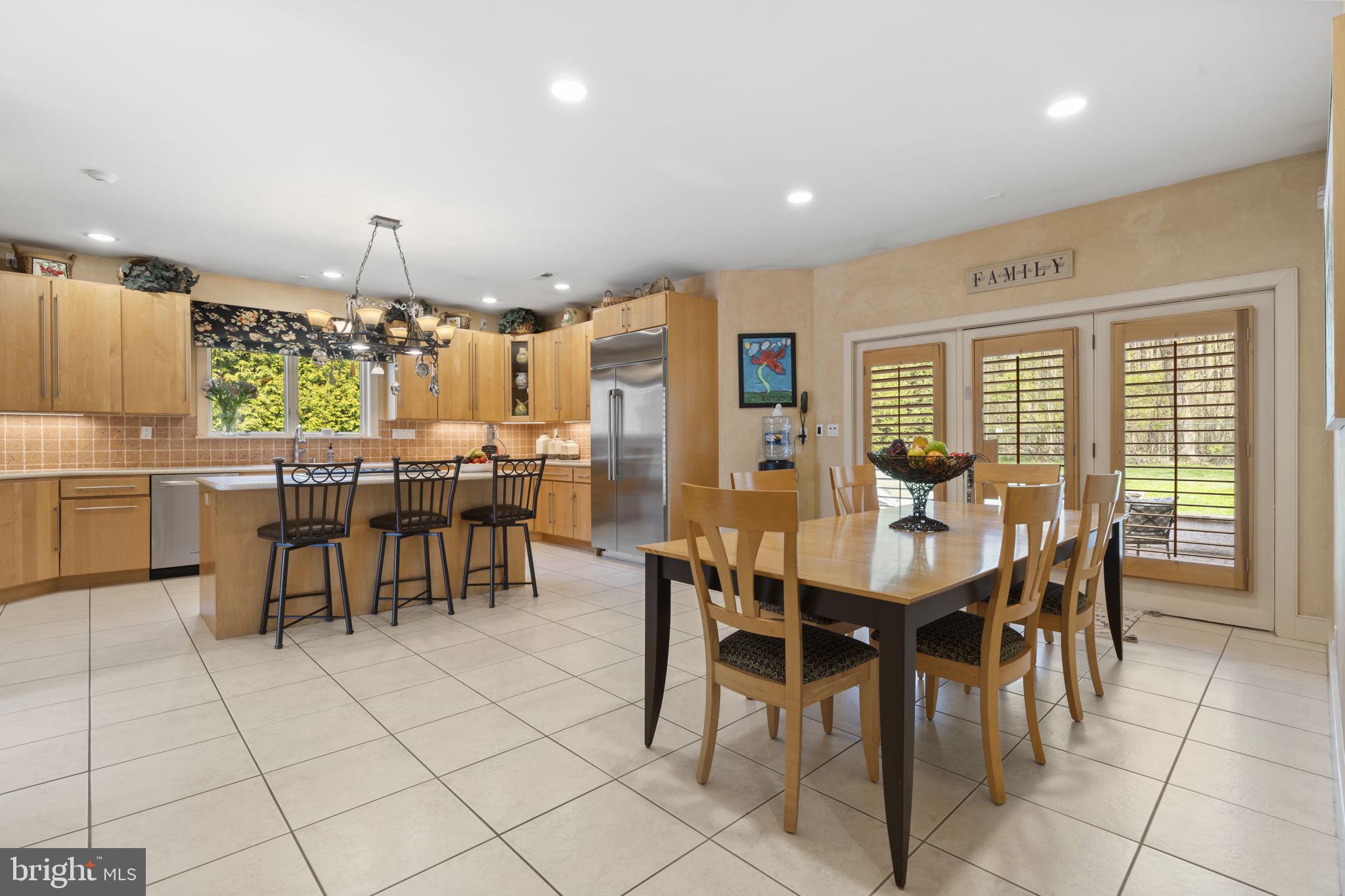 537 Pondview Rd