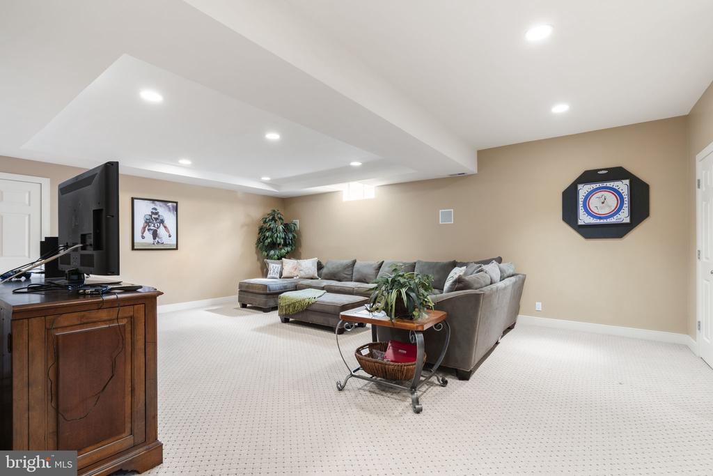 537 Pondview Rd