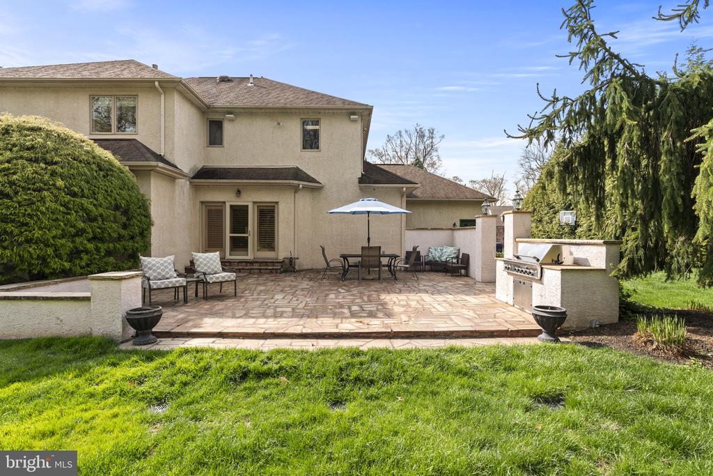 537 Pondview Rd
