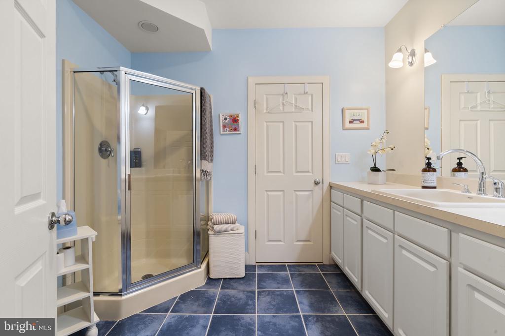 537 Pondview Rd