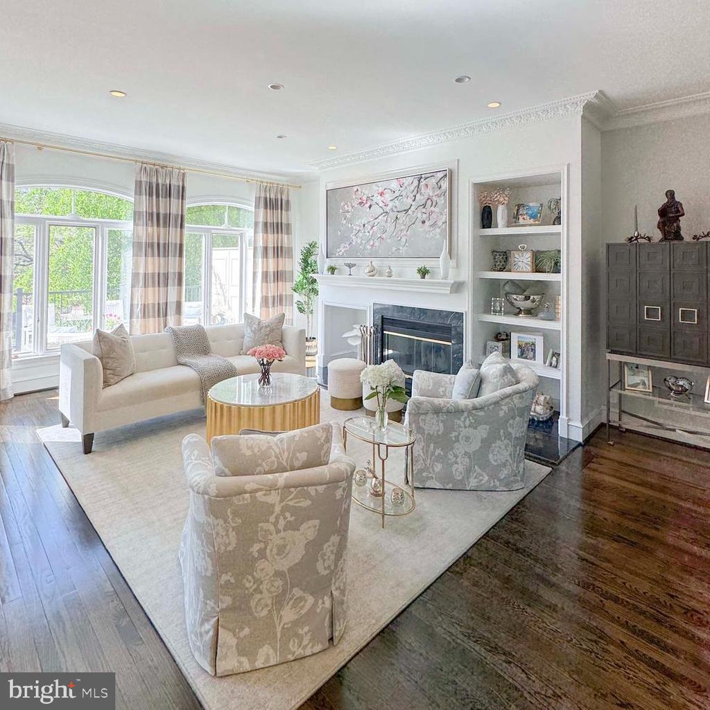 1307 WRENFIELD WAY