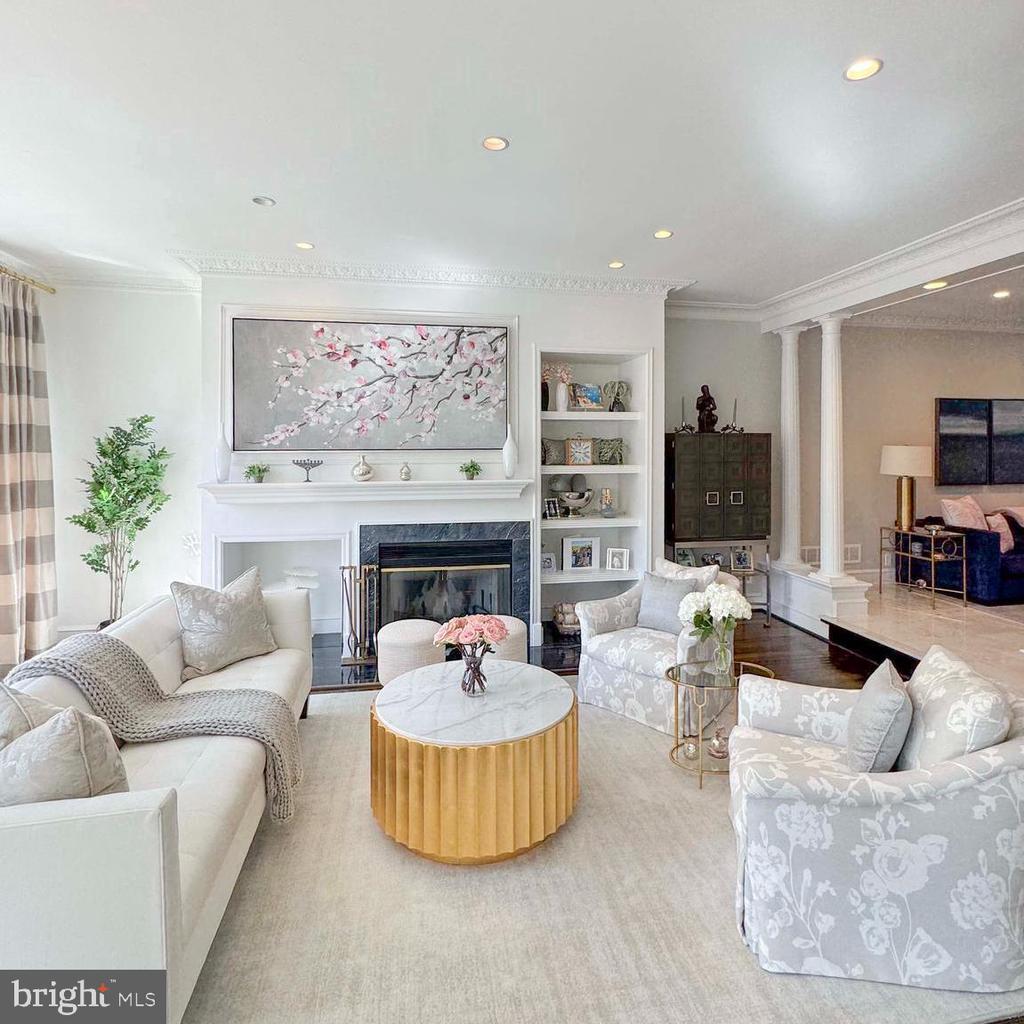 1307 WRENFIELD WAY