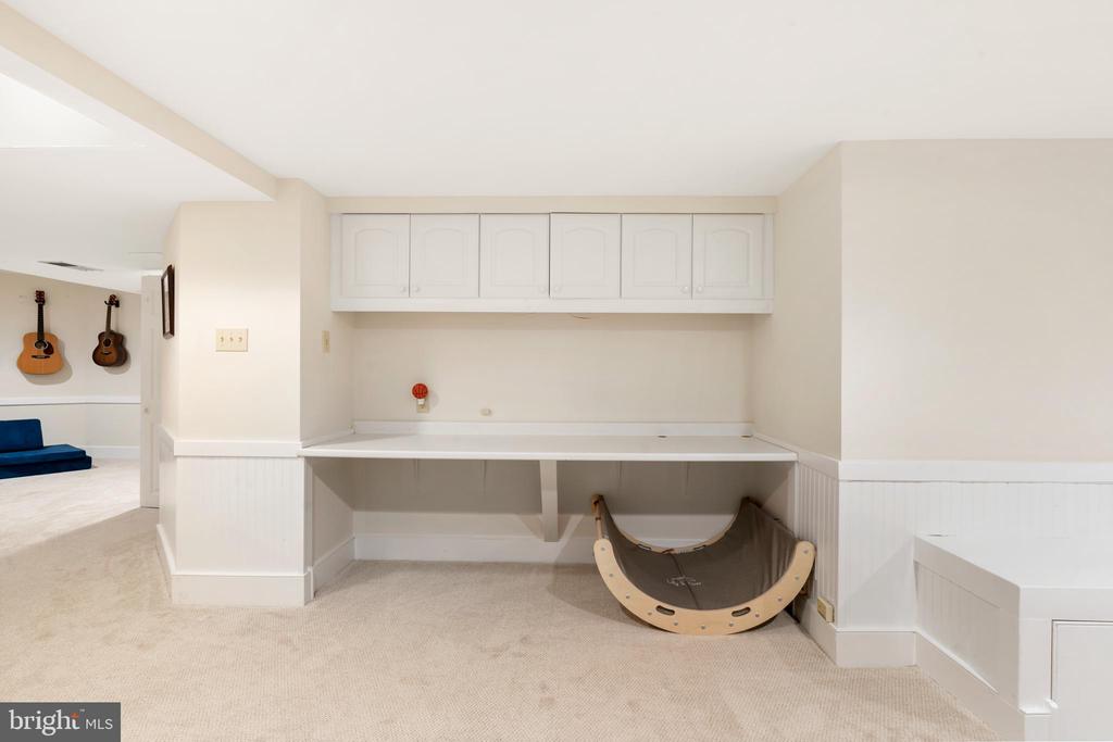 110 Bridle Ln