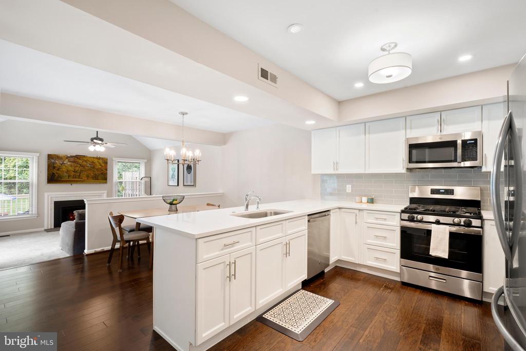 110 Bridle Ln