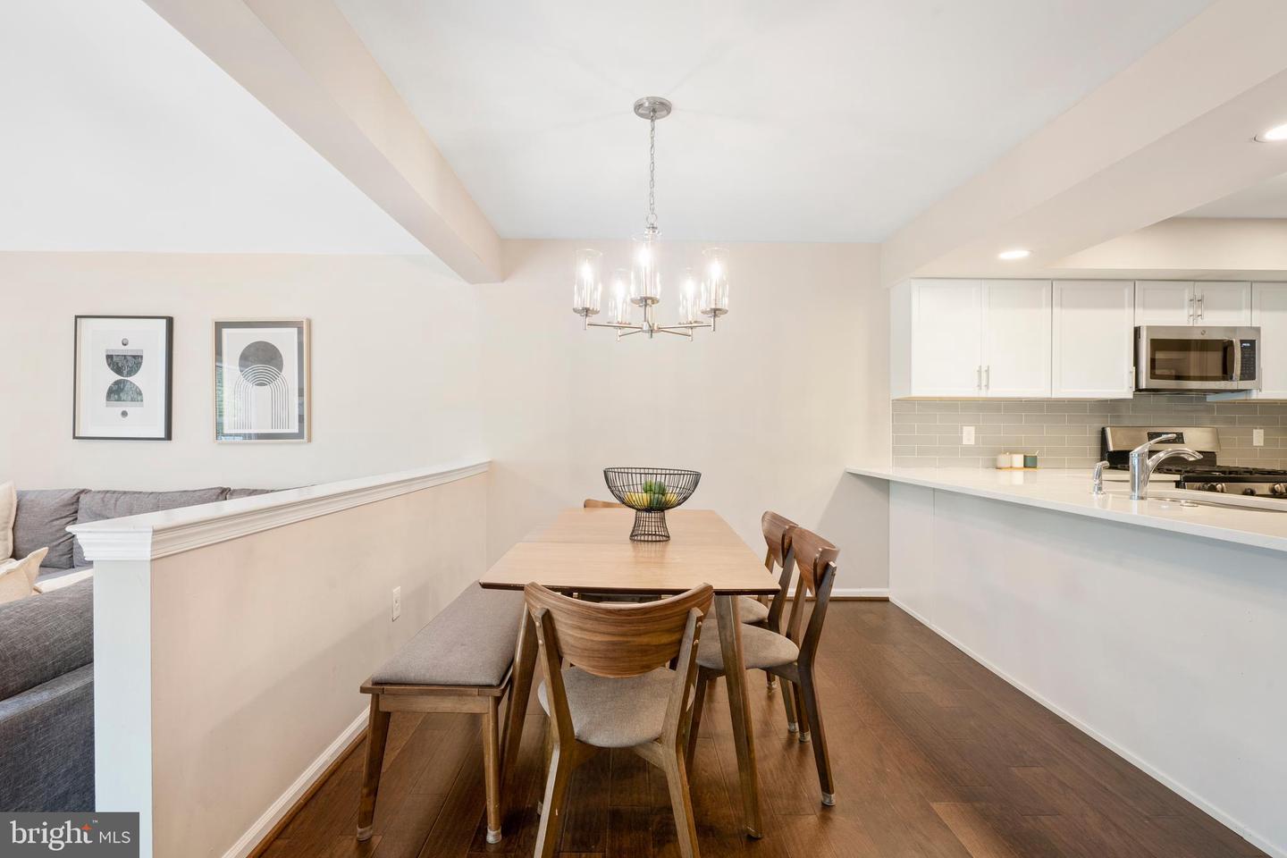 110 Bridle Ln