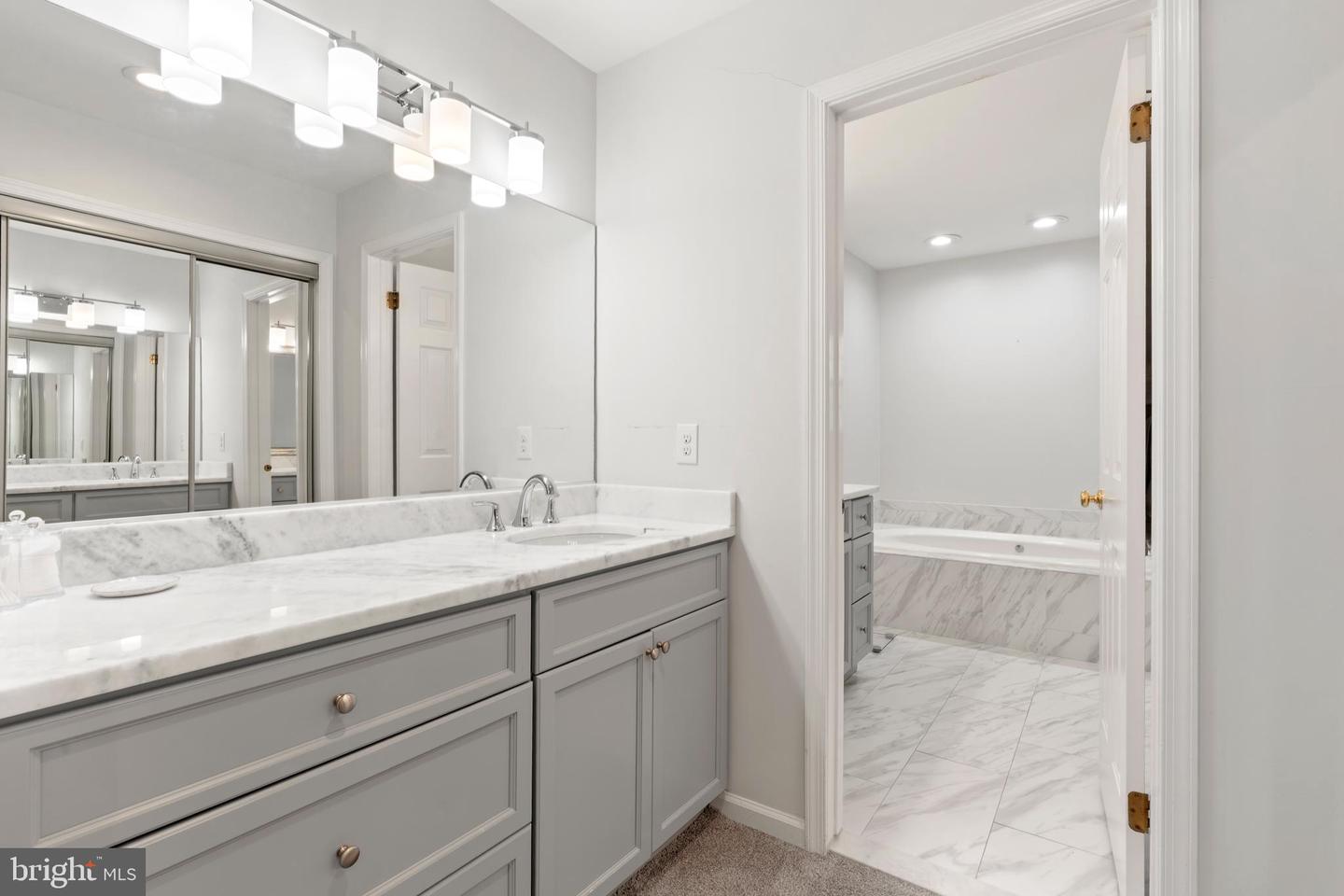 110 Bridle Ln