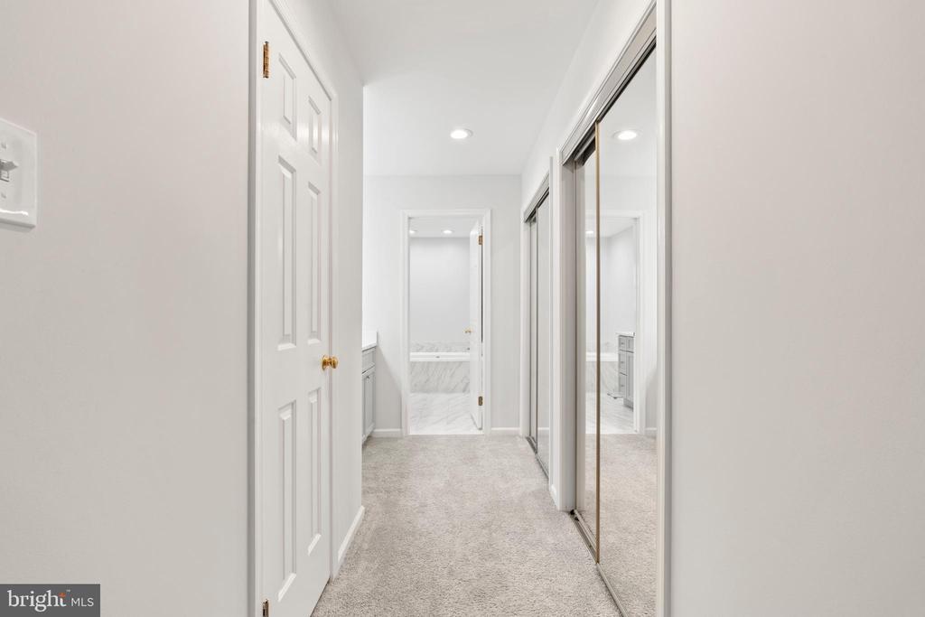 110 Bridle Ln