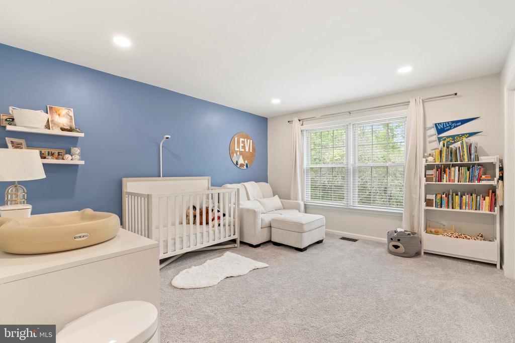 110 Bridle Ln