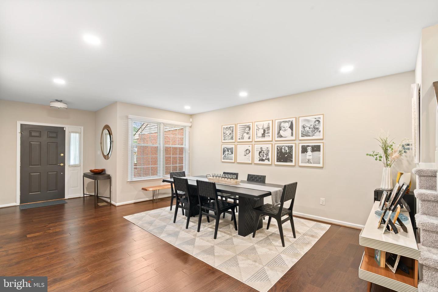 110 Bridle Ln