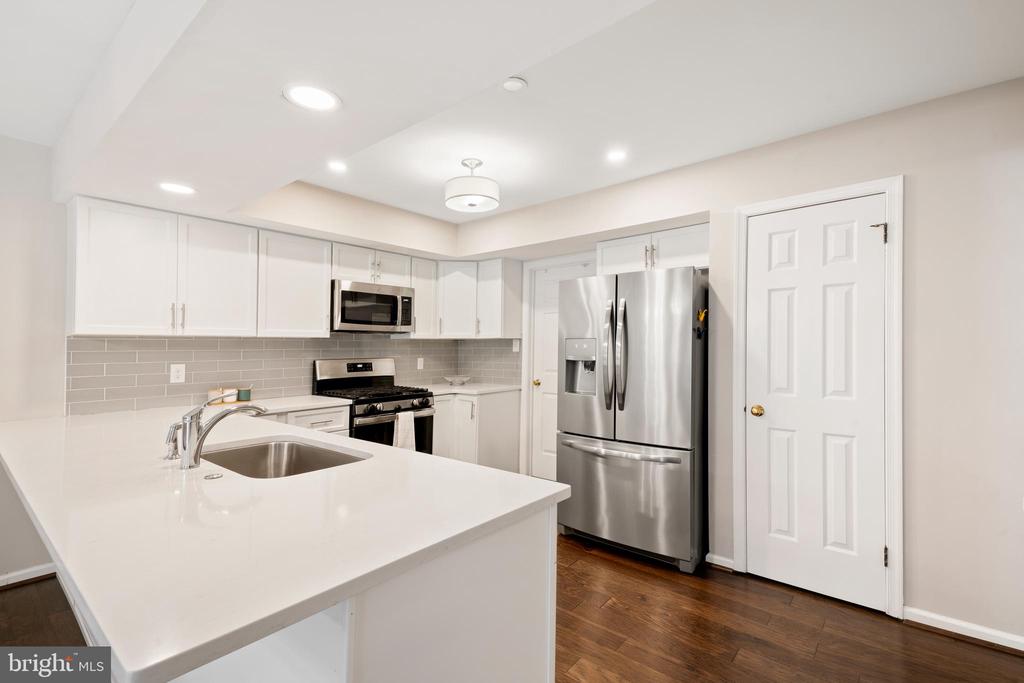 110 Bridle Ln