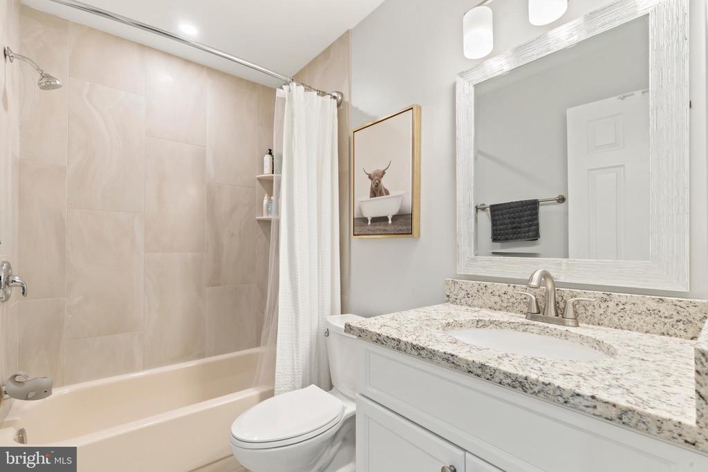 110 Bridle Ln