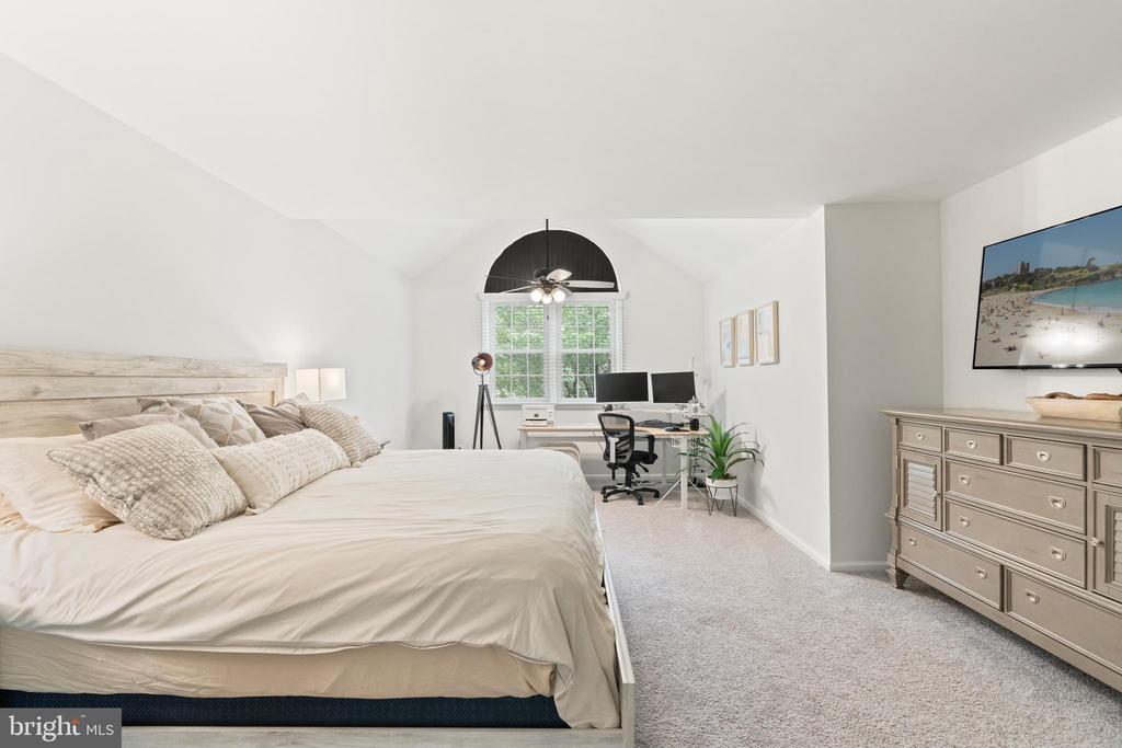 110 Bridle Ln