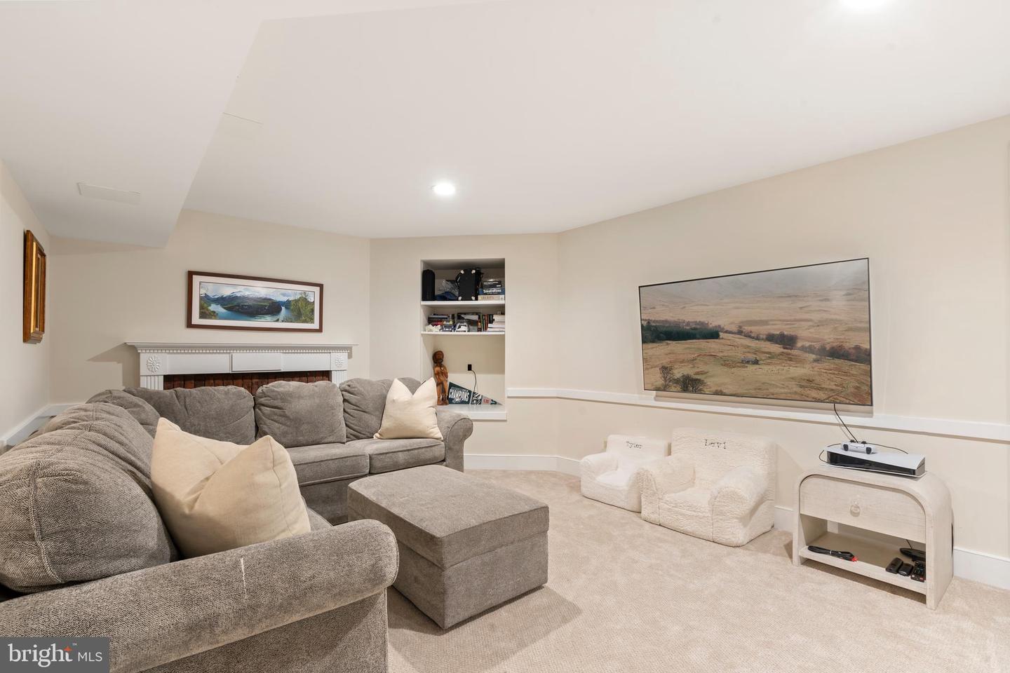 110 Bridle Ln