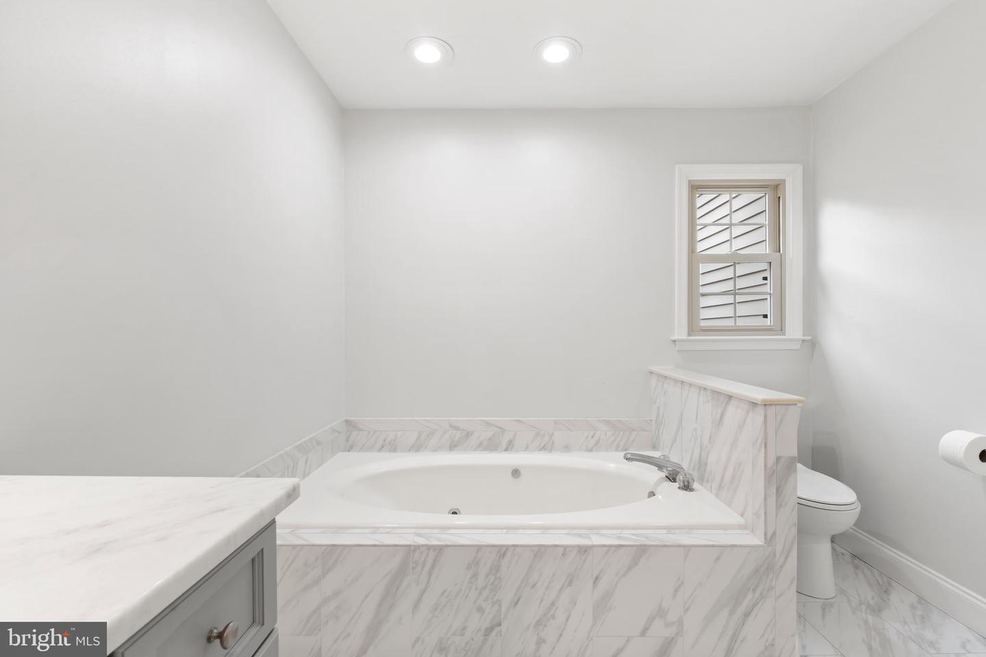 110 Bridle Ln