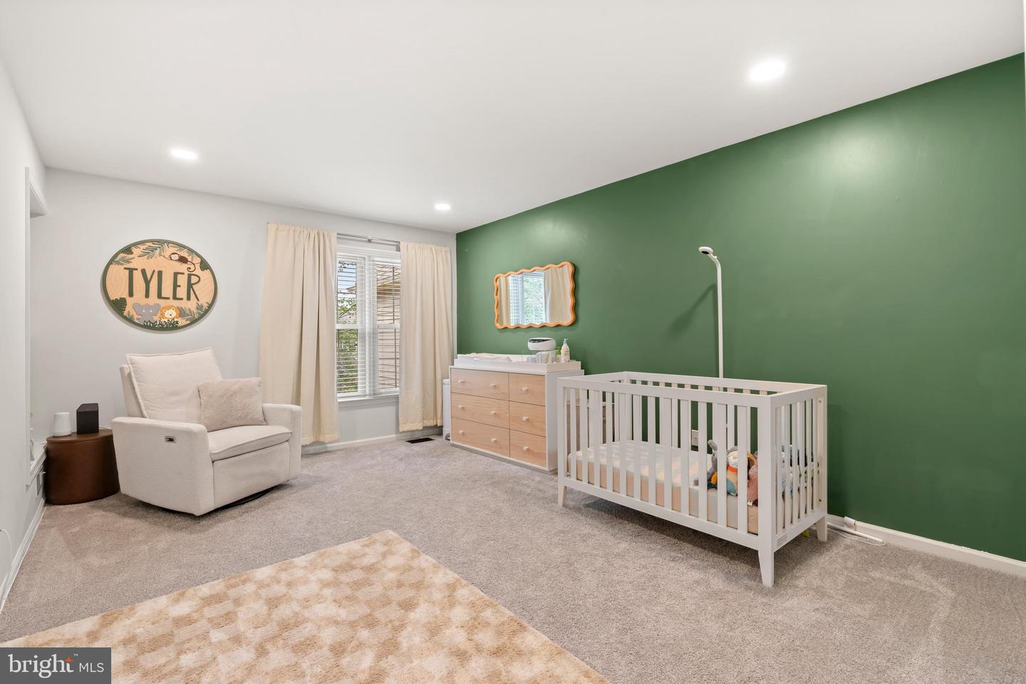 110 Bridle Ln