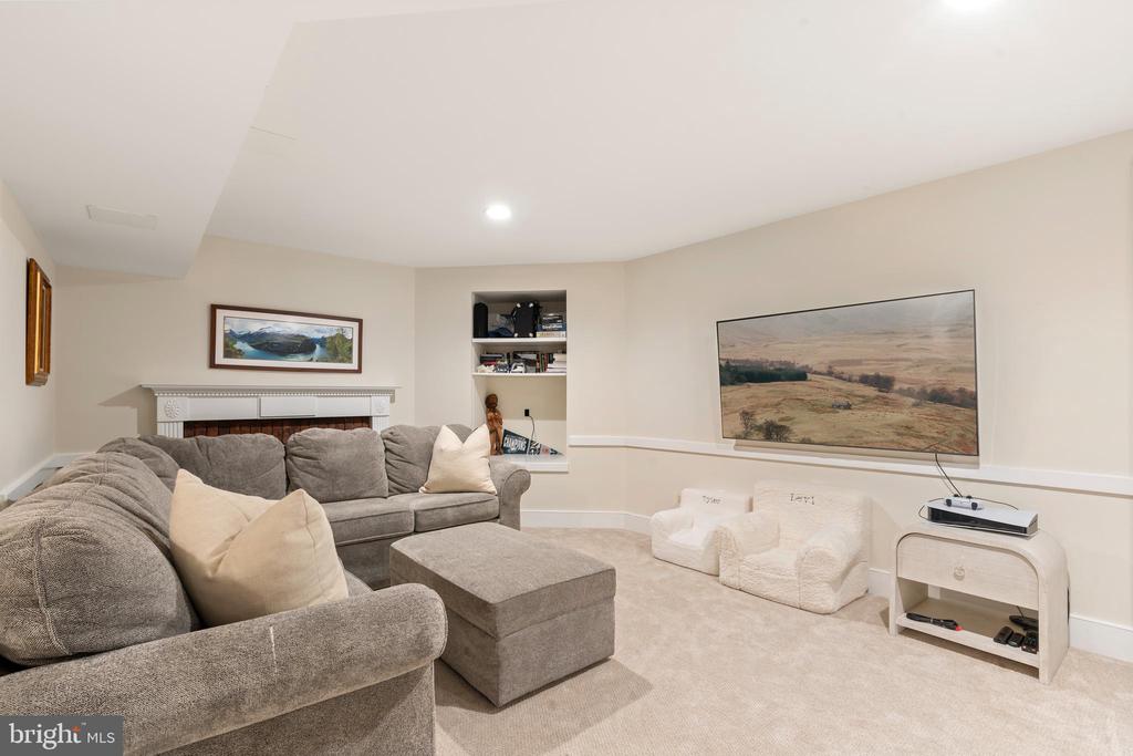 110 Bridle Ln