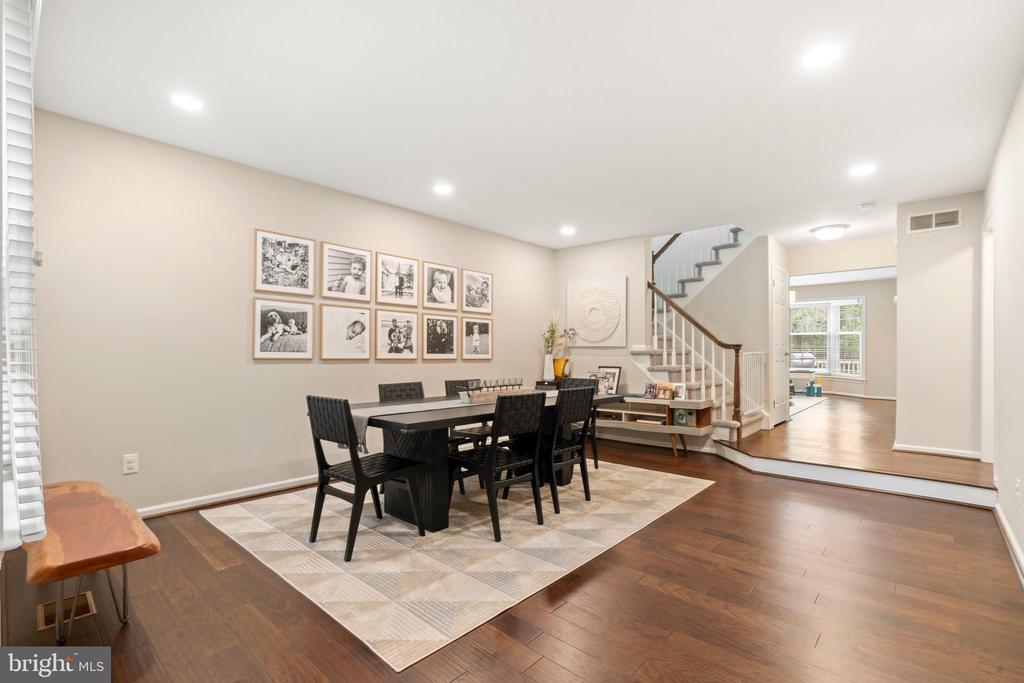 110 Bridle Ln
