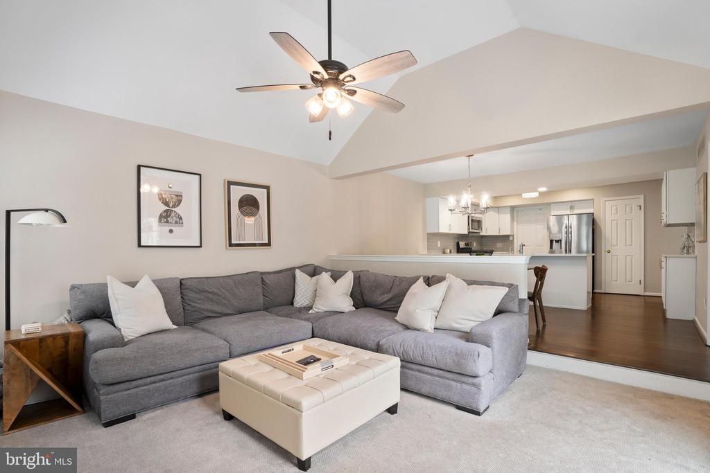 110 Bridle Ln