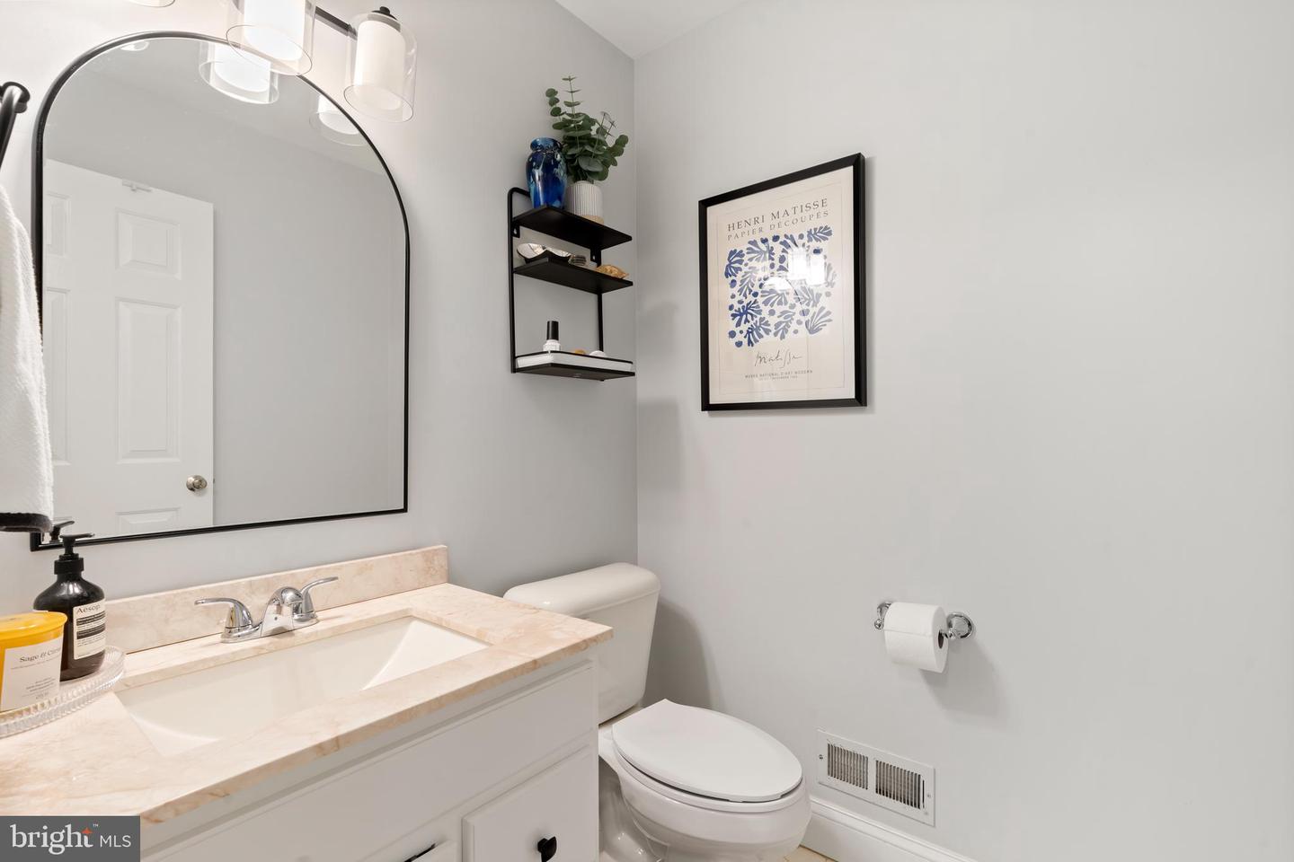 110 Bridle Ln