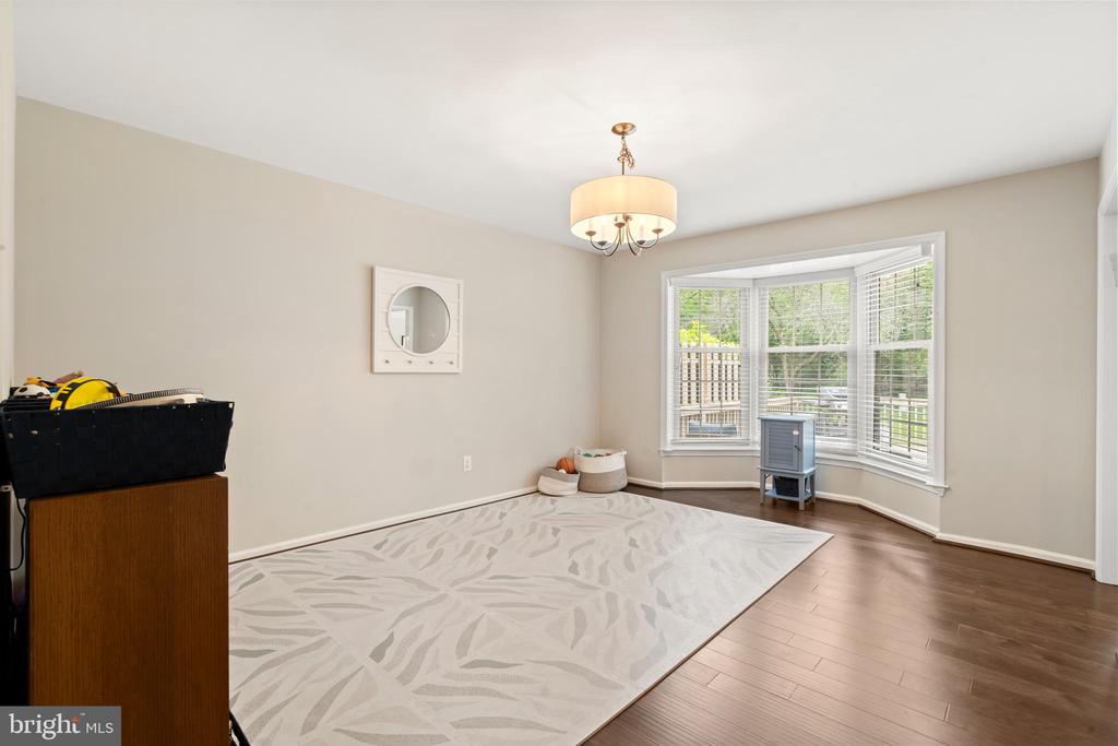 110 Bridle Ln