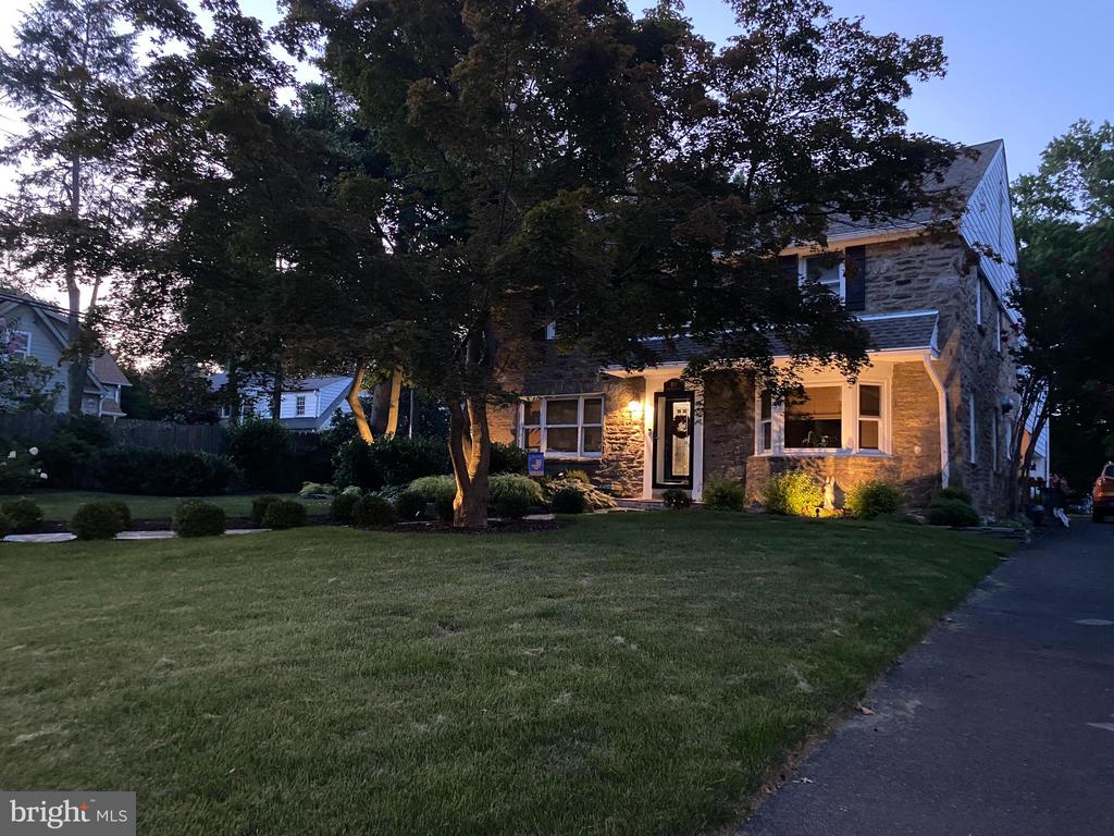 811 STRATFORD AVENUE