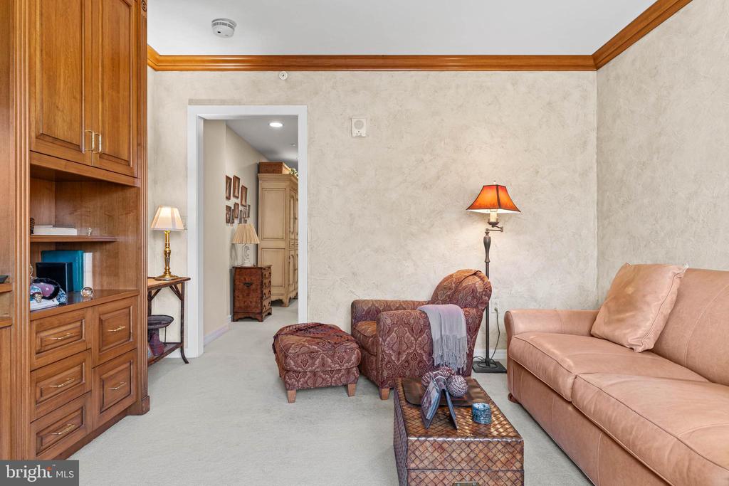 190 PRESIDENTIAL BOULEVARD Unit: 709